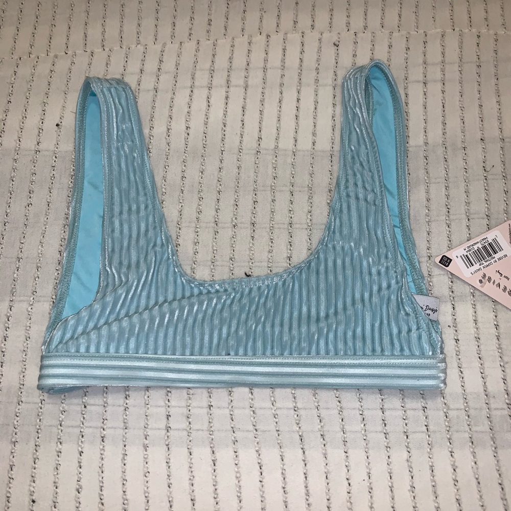 Dippin’ Daisy’s revibe festival top